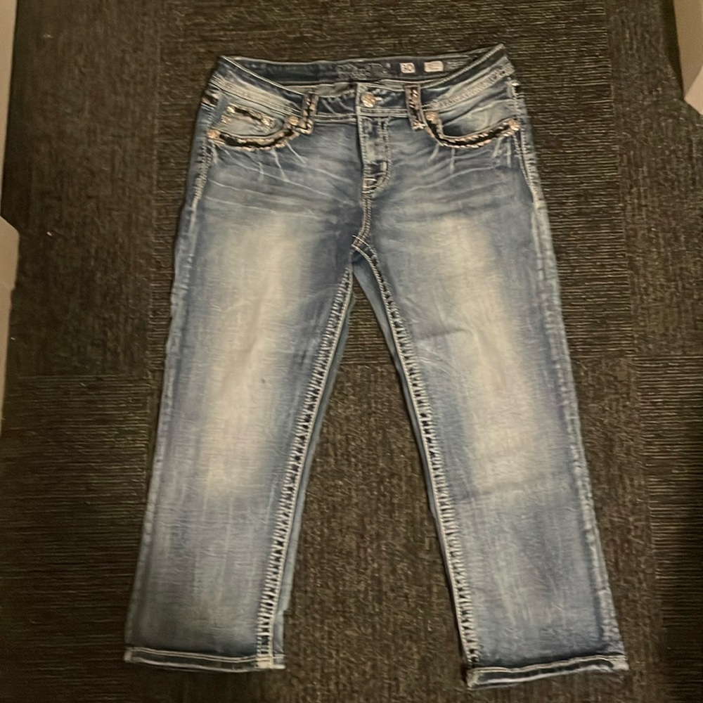 Miss me size 30 mid-rise capris